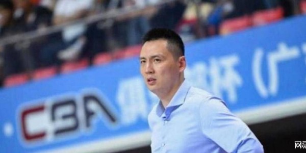 开云-上海男篮主帅比杨鸣帅，41岁婚姻状况引猜测