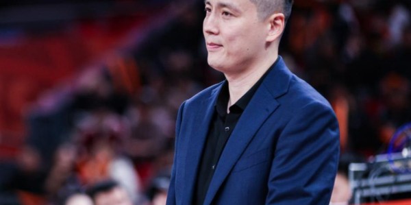 开云-上海男篮主帅比杨鸣帅，41岁婚姻状况引猜测