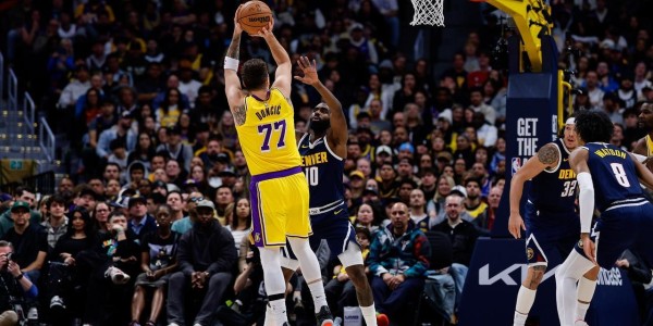 开云在线-不用退役！詹姆斯造大逆转！东契奇38+13+10打爆掘金，斯玛特救主