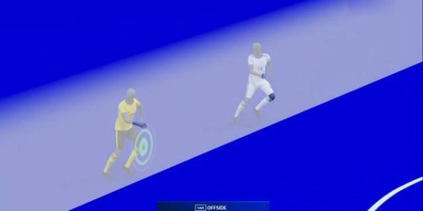 开云官网-半自动越位判定欧冠首秀，多特第一个吃到“螃蟹”